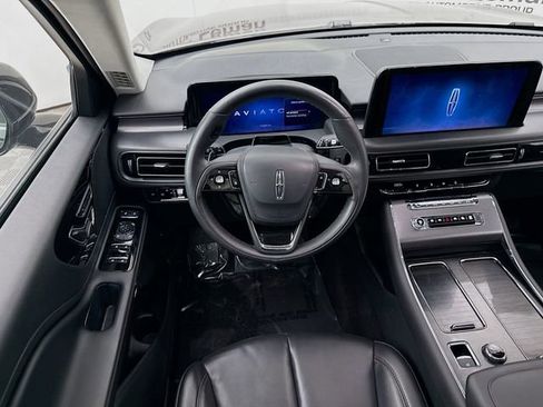 Used 2025 Lincoln Aviator AWD image 23