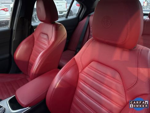 Used 2024 Alfa Romeo Giulia Veloce image 9