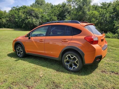 Used 2015 Subaru Crosstrek 2.0i Premium AWD/4WD image 6