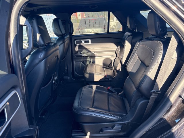Used 2020 Ford Explorer XLT w/ Equipment Group 202A AWD/4WD image 21