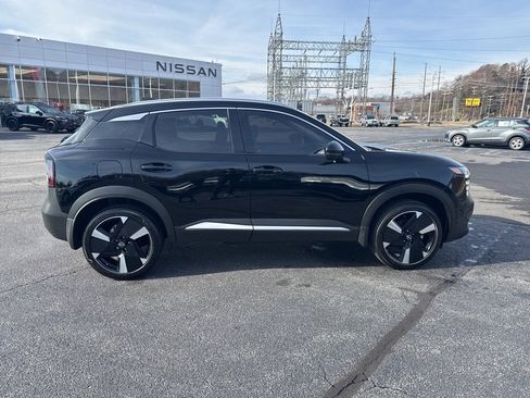 Used 2025 Nissan Kicks SR image 8