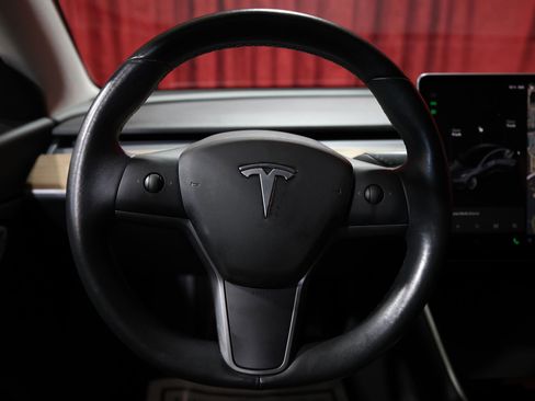 Used 2018 Tesla Model 3 Long Range image 15