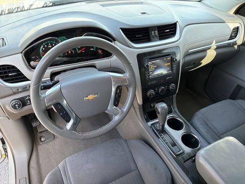 Used 2016 Chevrolet Traverse LT FWD image 21