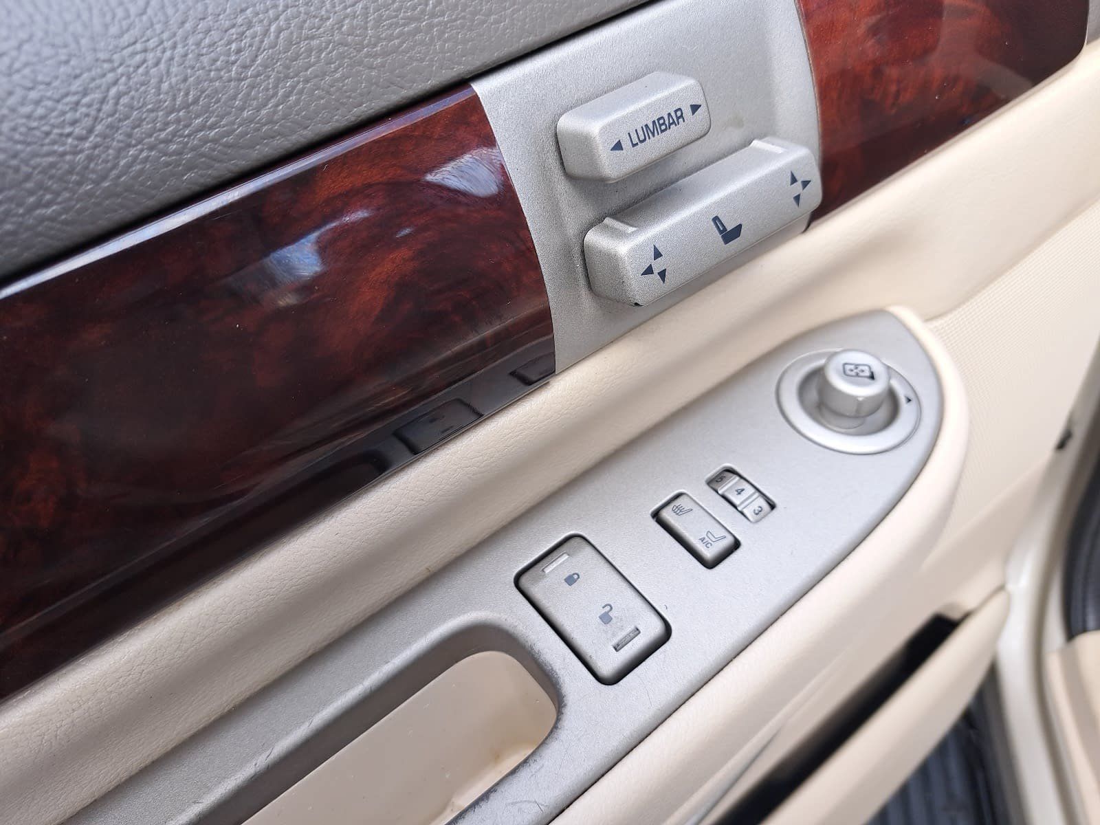 Used 2004 Lincoln Aviator 2WD image 30