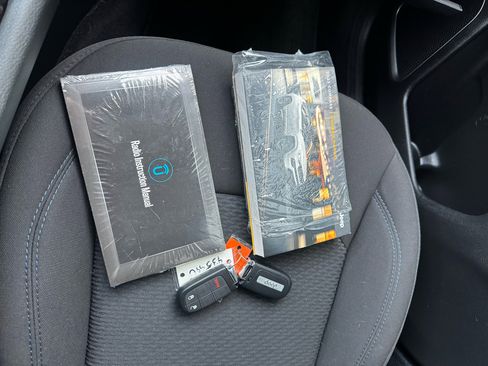 Used 2023 Jeep Compass Sport w/ Mopar Graphics Package image 19