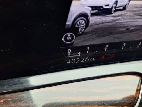 Certified 2023 Cadillac Escalade Premium Luxury image 22