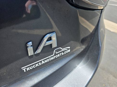 Used 2018 Toyota Yaris iA FWD image 5