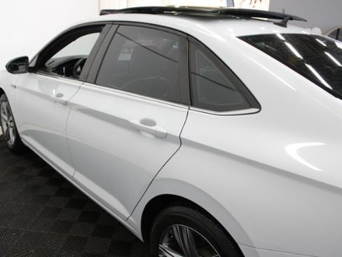 Used 2019 Volkswagen Jetta R-Line w/ R-Line Cold Weather Package FWD image 11