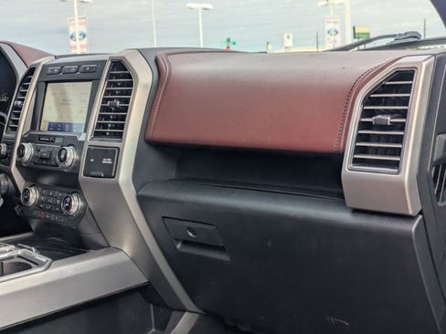 Used 2019 Ford F150 Platinum w/ Equipment Group 701A Luxury AWD/4WD image 18