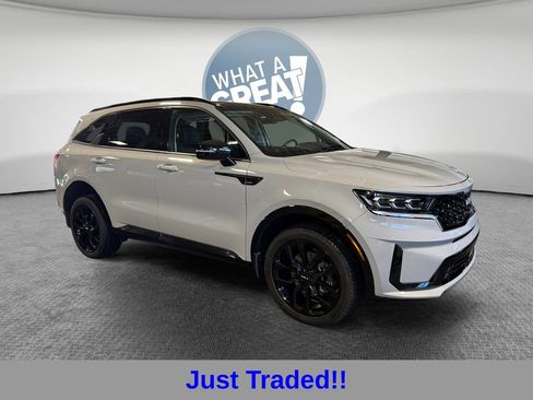 Certified 2022 Kia Sorento SX AWD/4WD image 1