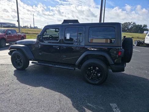 Used 2022 Jeep Wrangler Unlimited Sport image 7