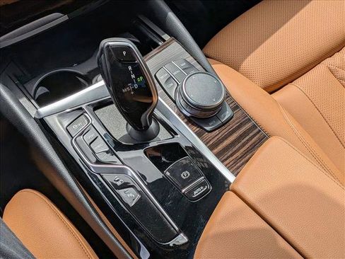 Used 2023 BMW 530e w/ Premium Package RWD image 12