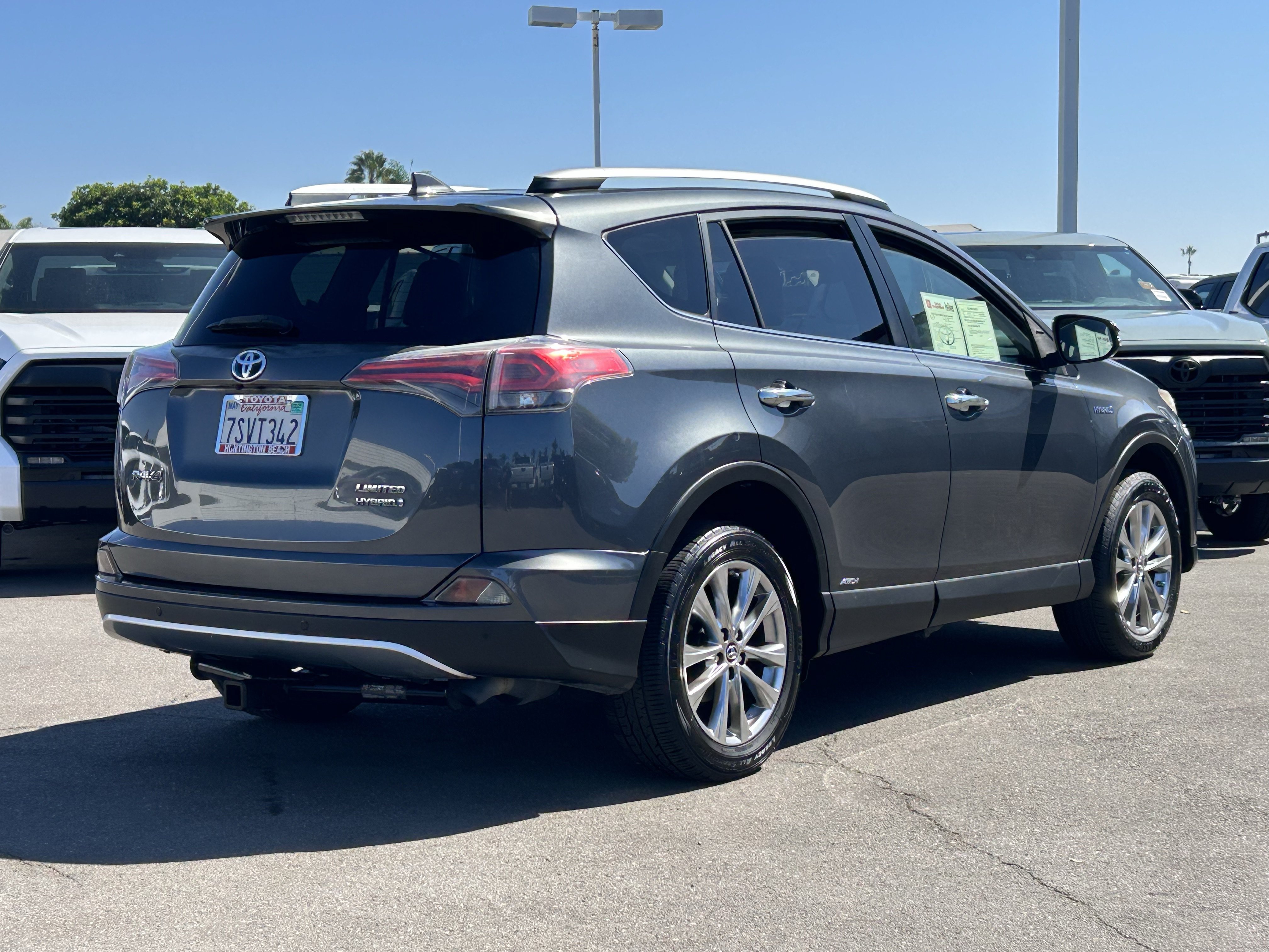Used 2016 Toyota RAV4 Limited w/ Advanced Technology Package AWD/4WD image 3