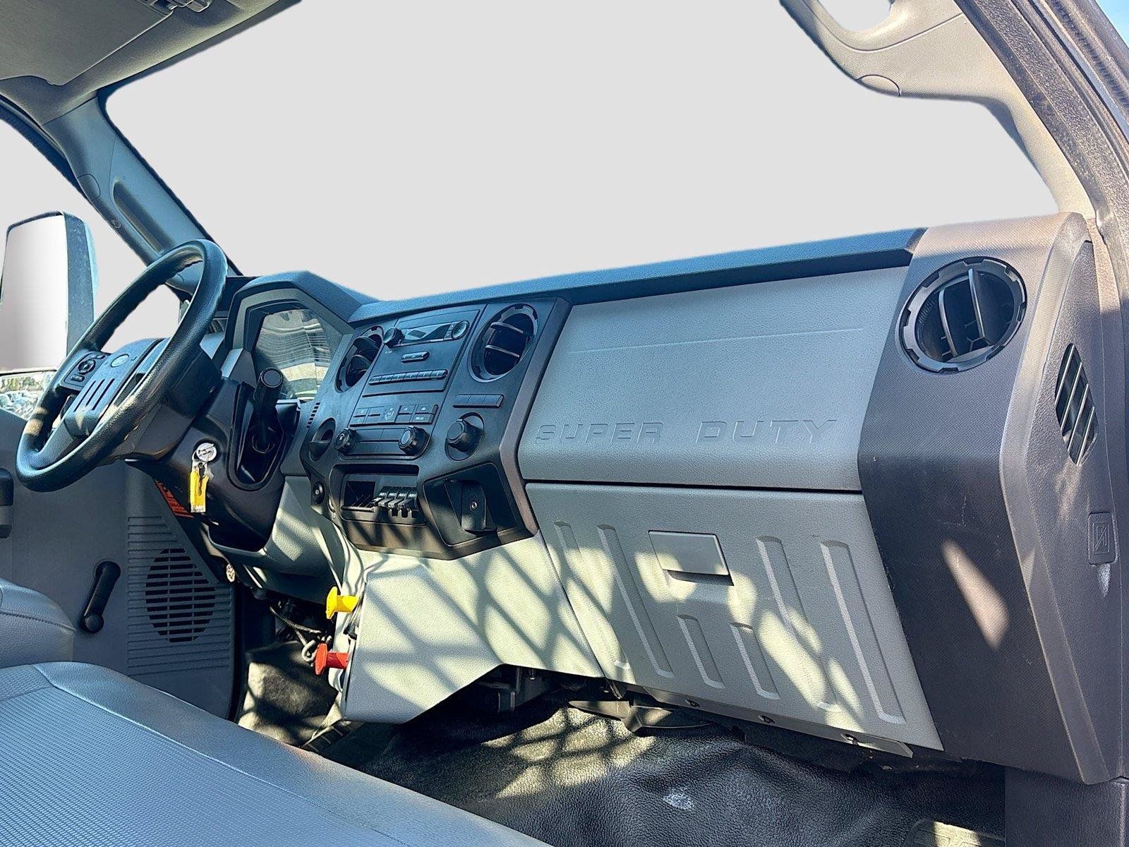 Used 2019 Ford F750 2WD Regular Cab Super Duty image 21