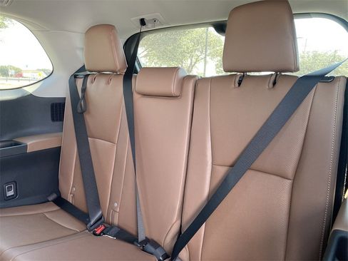 New 2026 Toyota Grand Highlander Platinum image 12