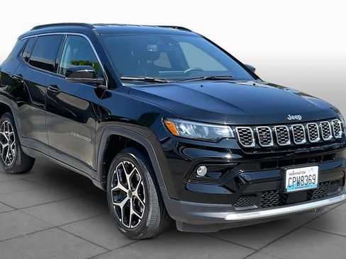 Used 2025 Jeep Compass Limited AWD/4WD image 3