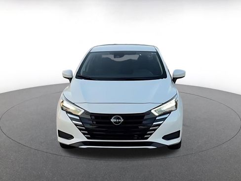 Used 2025 Nissan Versa SV image 4