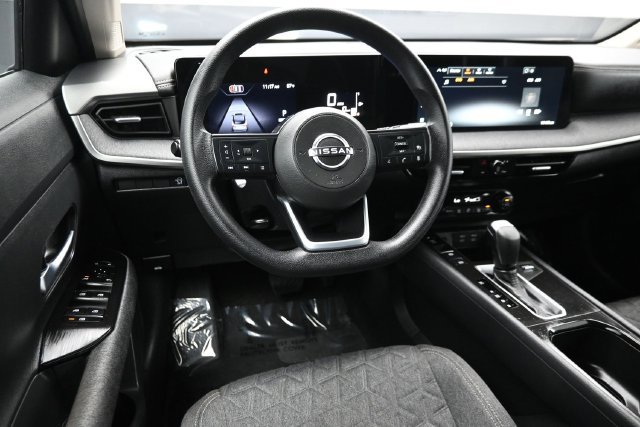 Used 2026 Nissan Kicks SV FWD image 11