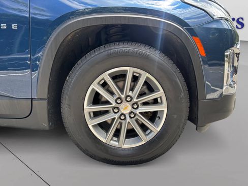 Used 2023 Chevrolet Traverse LT AWD/4WD image 9