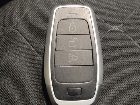 Used 2020 Nissan Kicks SV FWD image 32
