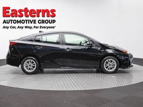 Used 2022 Toyota Prius LE FWD image 4