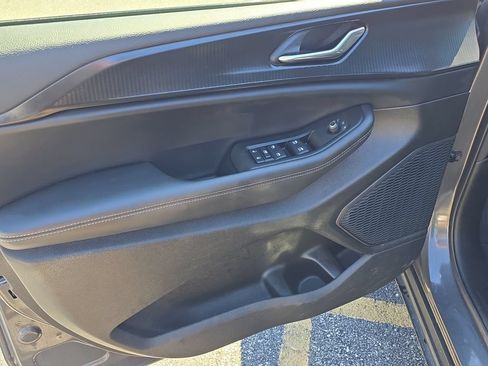 Certified 2025 Jeep Grand Cherokee Altitude AWD/4WD image 21