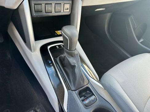 Used 2022 Toyota Corolla Cross LE image 28