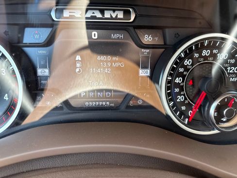 Used 2023 RAM 2500 Laramie AWD/4WD image 16