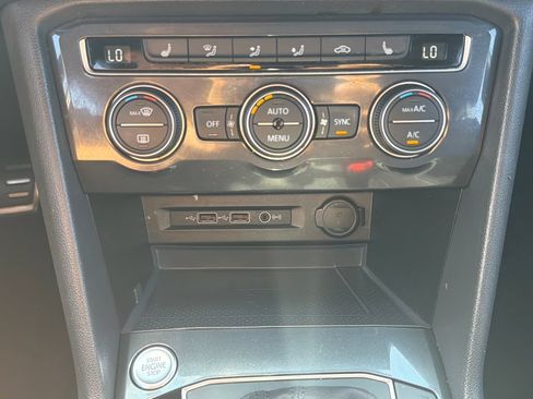 Certified 2020 Volkswagen Tiguan SE R-Line AWD/4WD image 17