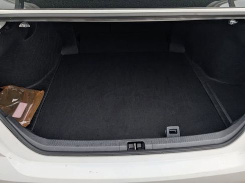 Used 2025 Toyota Camry SE image 28