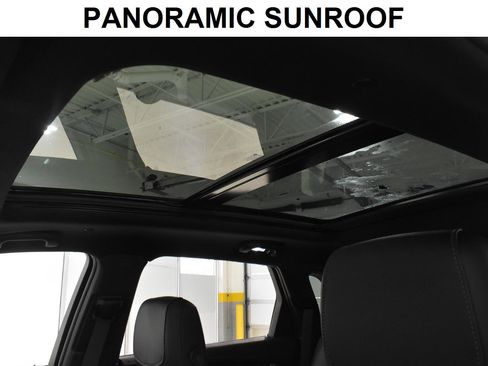 Used 2025 Cadillac XT5 Premium Luxury w/ LPO, Floor Liner Package FWD image 5
