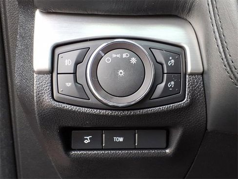 Used 2018 Ford Explorer Platinum image 19