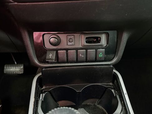 Used 2020 Mitsubishi Outlander SEL image 36