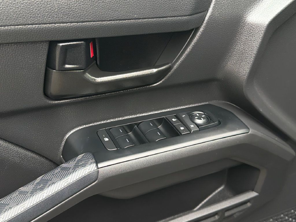Used 2025 Toyota Tacoma SR5 AWD/4WD image 12