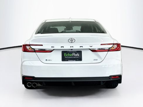 Used 2025 Toyota Camry SE FWD image 7