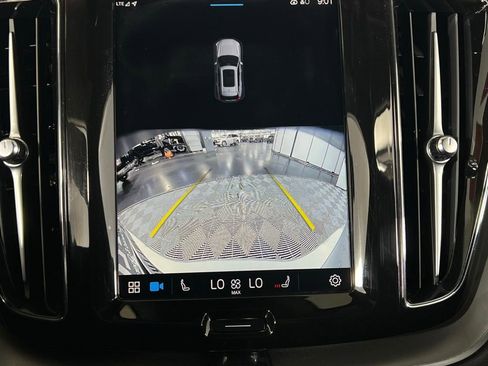 Used 2024 Volvo XC60 B5 Core image 20