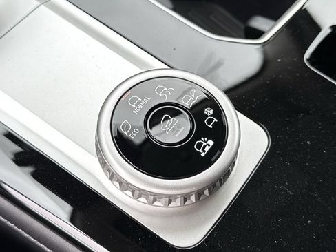 New 2026 Mitsubishi Outlander ES image 17