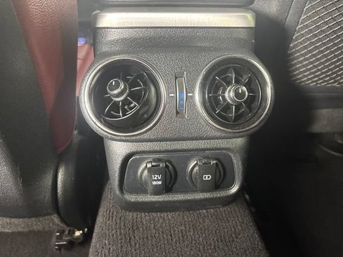 Used 2018 Kia Stinger GT1 AWD/4WD image 20