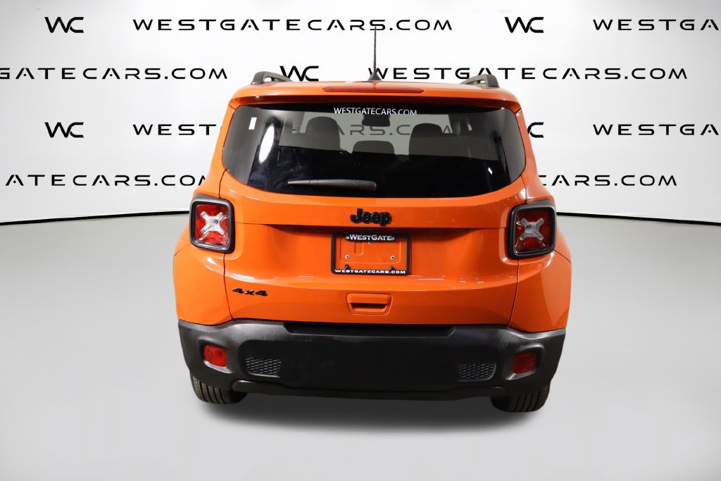 Used 2020 Jeep Renegade Altitude w/ UConnect 8.4 Nav Group AWD/4WD image 4