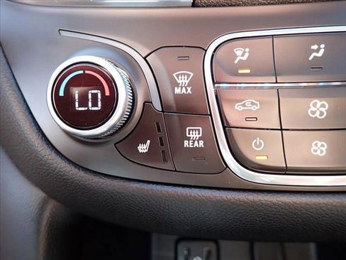 Used 2018 Chevrolet Equinox LT w/ Sun & Infotainment Package AWD/4WD image 21