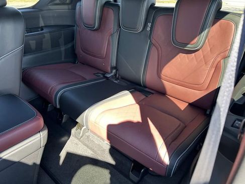 New 2026 INFINITI QX80 Autograph w/ Premium Cargo Package AWD/4WD image 17