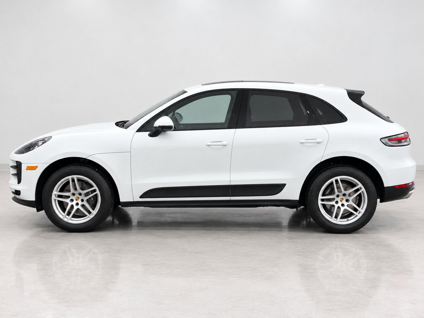 Used 2021 Porsche Macan AWD/4WD image 13