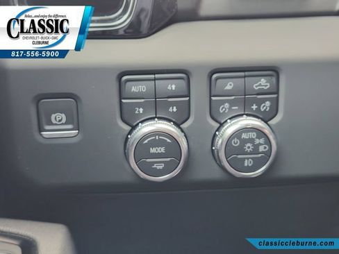 Used 2025 GMC Sierra 1500 AT4 w/ AT4 Premium Package AWD/4WD image 23