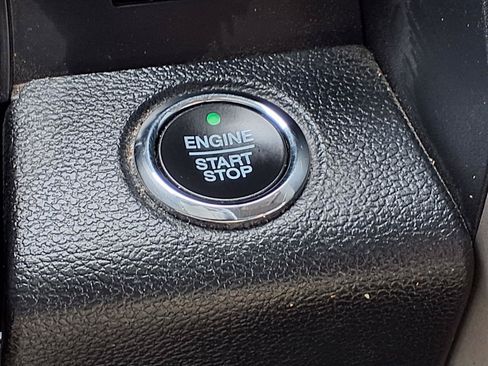 Used 2019 Ford F150 Lariat w/ Equipment Group 502A Luxury AWD/4WD image 12