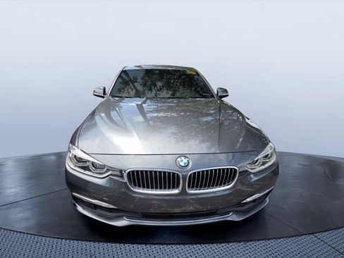 Used 2018 BMW 330i Sedan RWD image 2