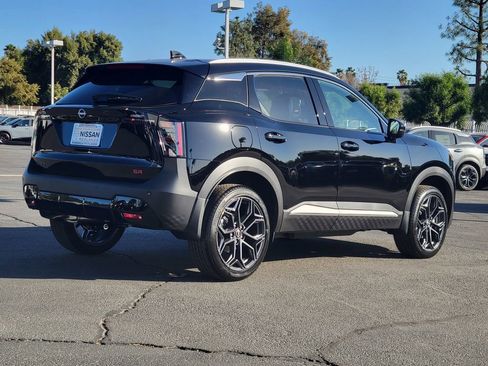 New 2026 Nissan Kicks SR FWD image 2