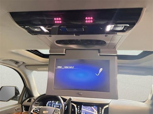 Used 2020 Cadillac Escalade Premium Luxury image 11
