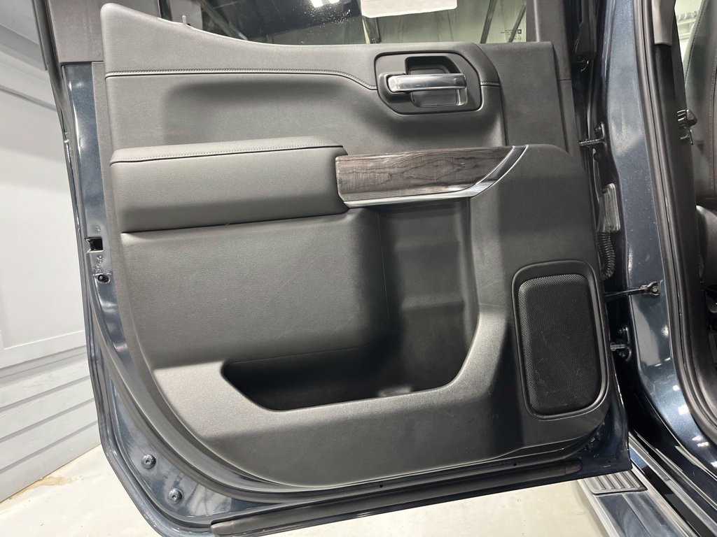 Used 2019 Chevrolet Silverado 1500 LTZ w/ LTZ Plus Package AWD/4WD image 28
