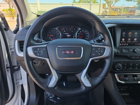 Used 2024 GMC Terrain SLE image 25