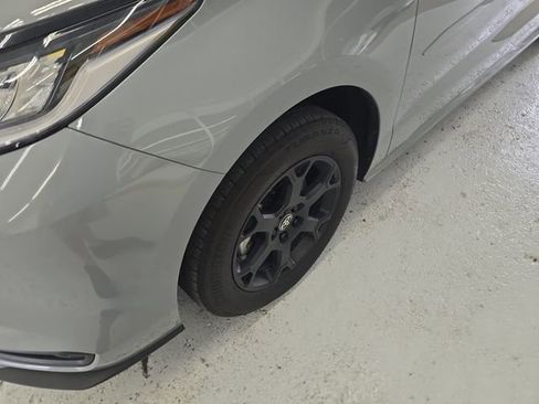 Used 2025 Toyota Sienna XLE Woodland Edition AWD/4WD image 9